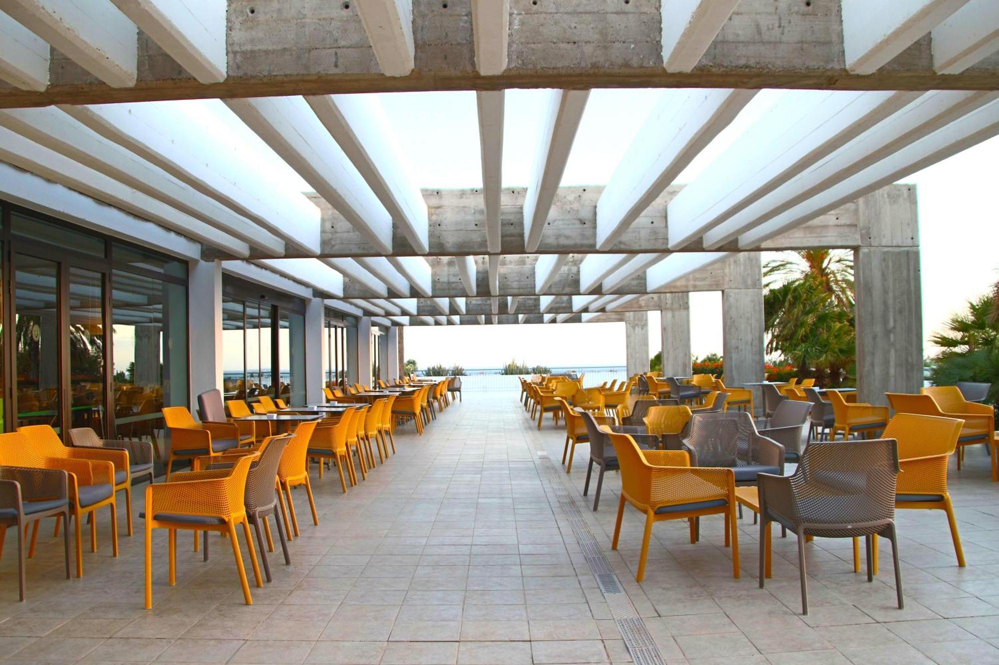 Costa Calero Thalasso & Hotel 4*
